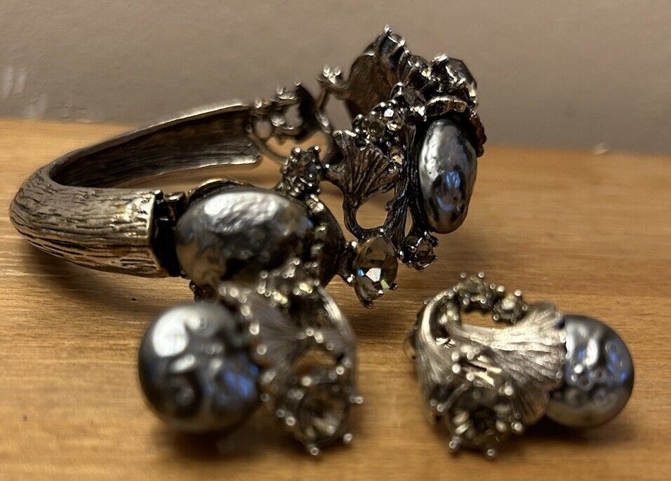 Vintage HAR Bracelet & Earring SET Rhinestones Unique Floral Gothic Like - Vintage Jewelry Collective