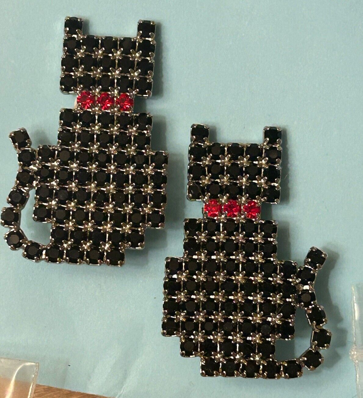 Rare Large 1980’s Dorothy Bauer Rhinestone Black Crystal Cat Clip Earrings - Vintage Jewelry Collective