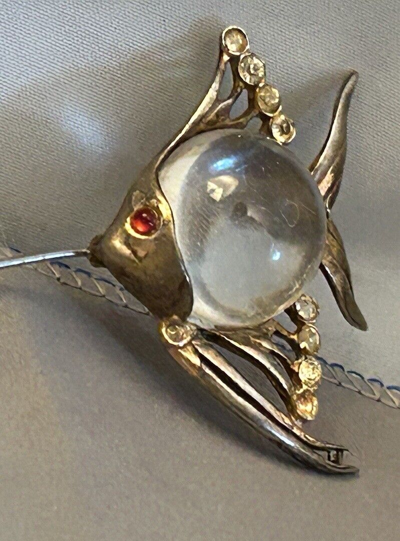 Vintage Sterling Jelly Belly Brooch Pin Fish Clear Lucite 1940s Figural Silver - Vintage Jewelry Collective