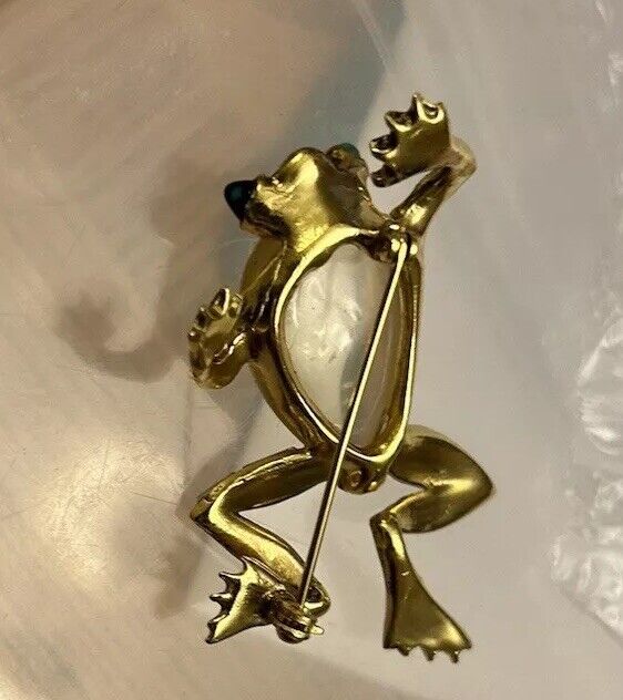 Vintage Crown Trifari Jelly Belly Lucite Frog Brooch Figural Pin - Vintage Jewelry Collective