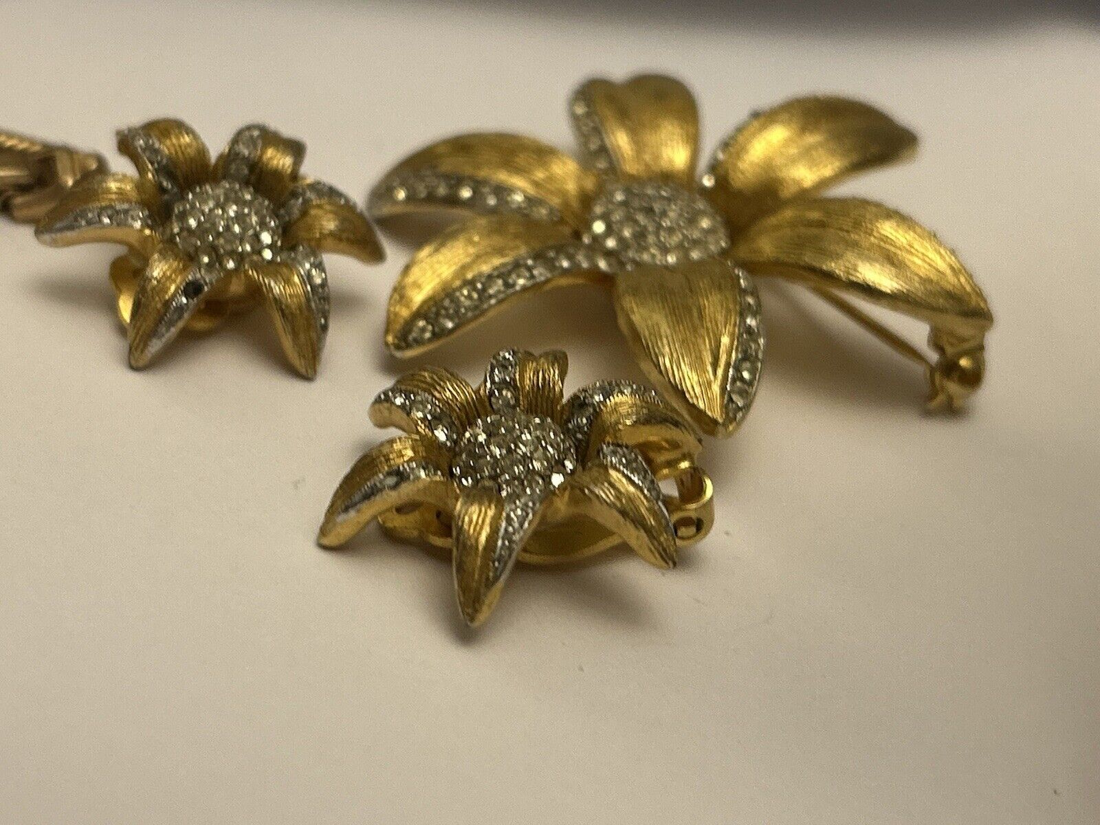 Vintage CHAREL Gold Tone Flower Rhinestone Faux Pearl Brooch Pin Earrings SET - Vintage Jewelry Collective