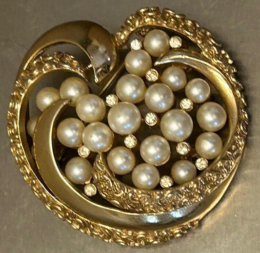 Rare Vintage Crown Trifari Faux Pearl Rhinestone Brooch Pin Open Work 3D Philipp - Vintage Jewelry Collective